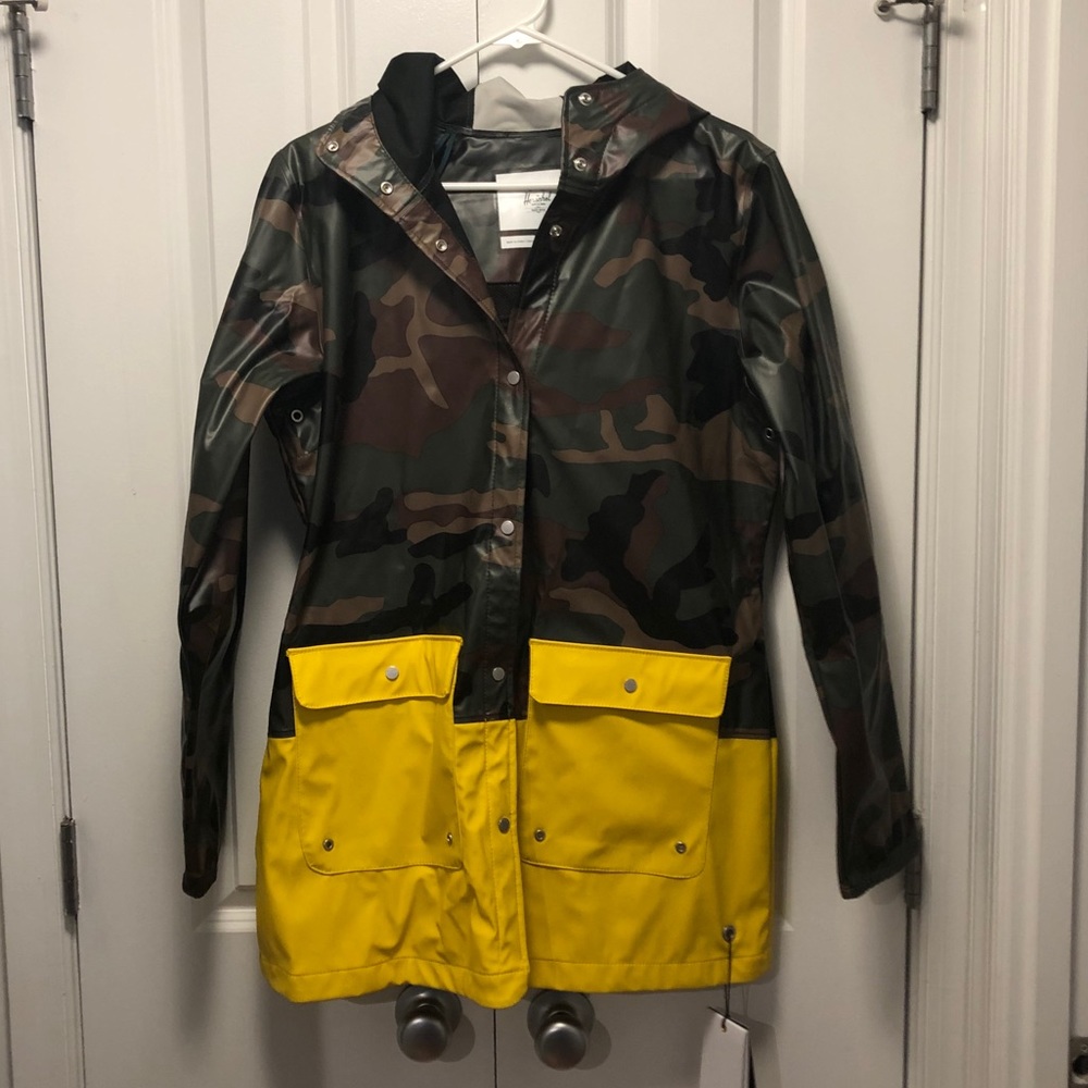 NWT - Women’s Hershel Supply Rain Jacket Parka